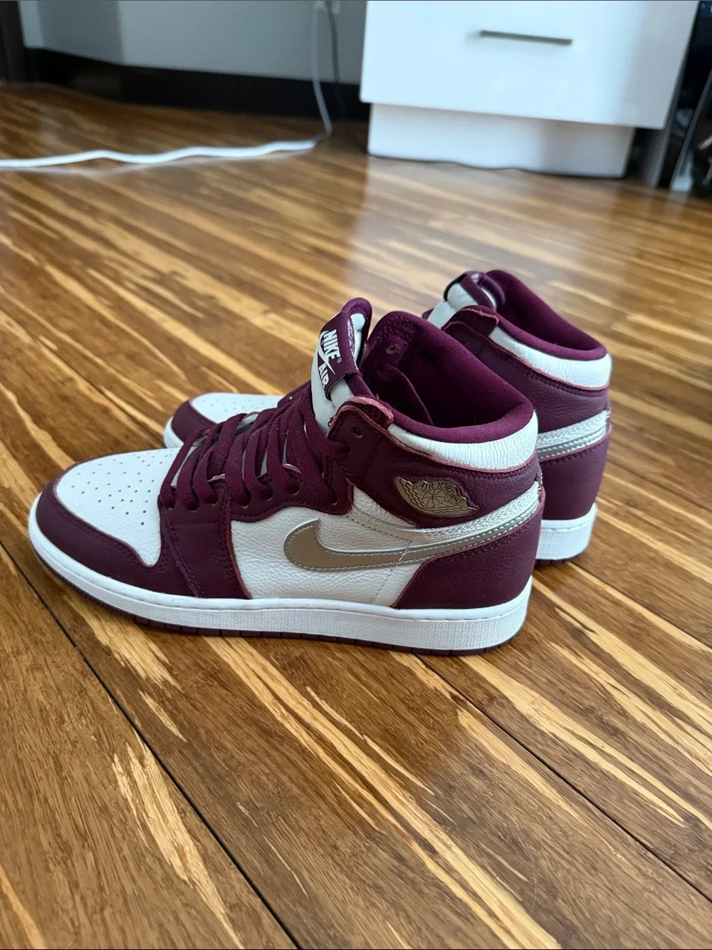Air Jordan 1 Retro High OG 'Bordeaux'